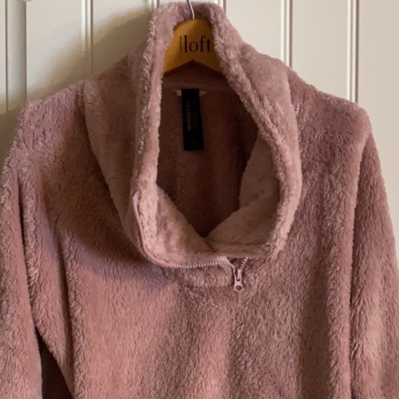 NWOT TEDDY BEAR PULLOVER - Picture 3 of 4